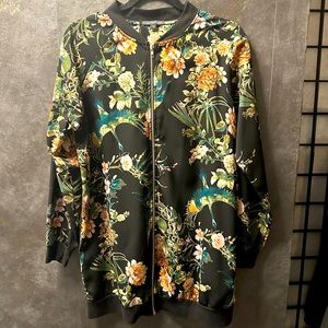 West Kei Longline Lightweight Floral Zip Up Bomber size M